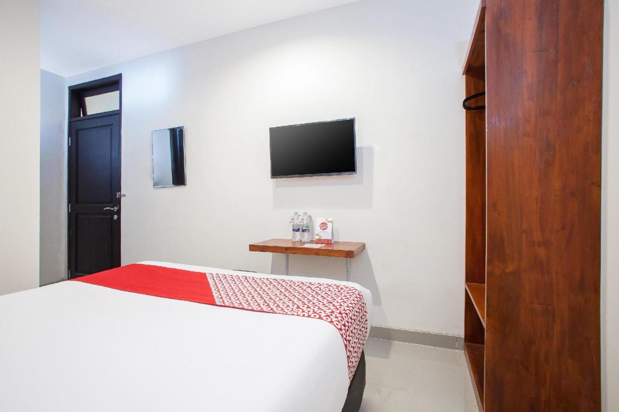 Hotel O Genteng Near Genteng Market Formerly Uno Hotel Surabaya Exterior foto