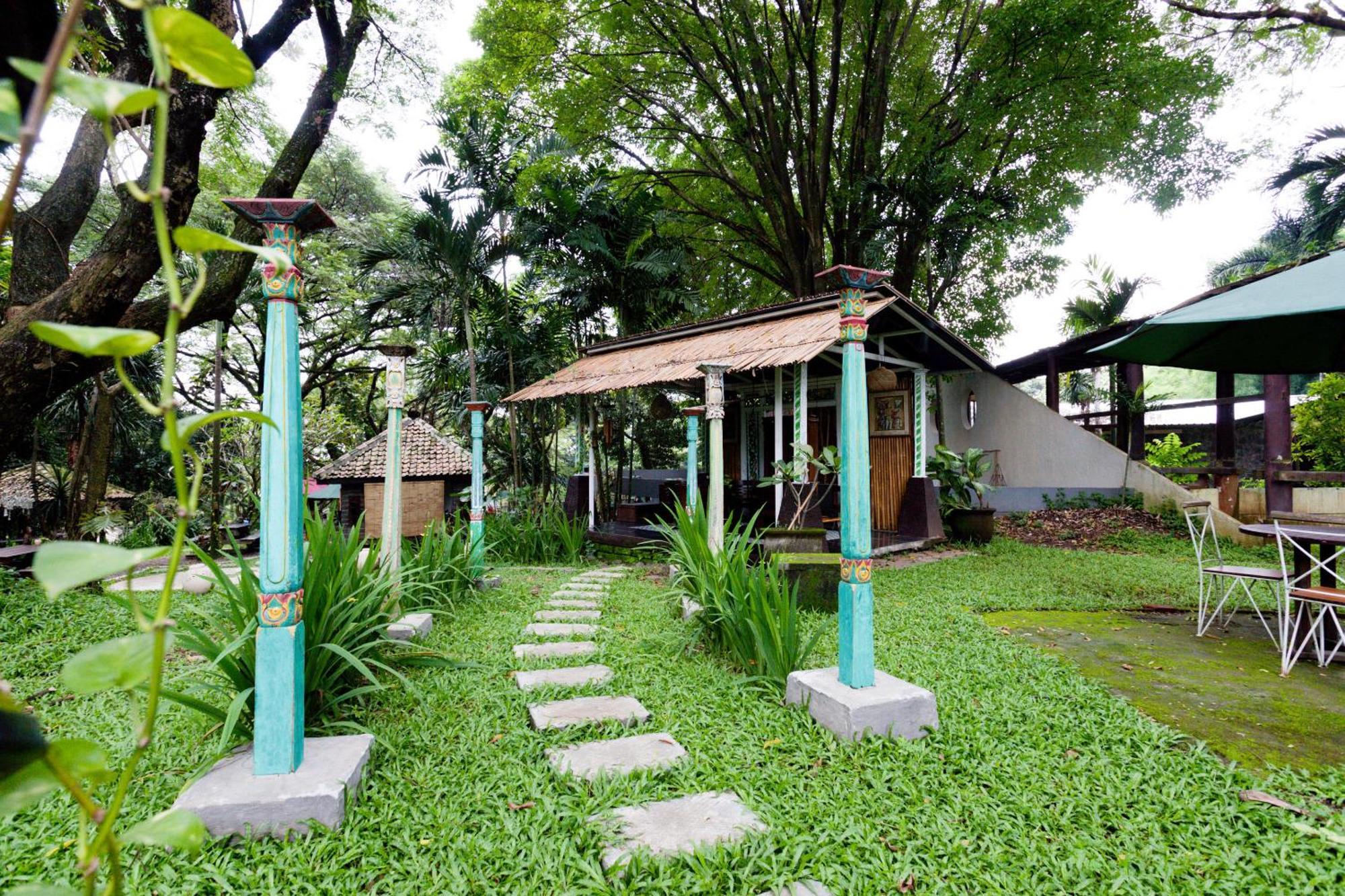 Hotel O Genteng Near Genteng Market Formerly Uno Hotel Surabaya Exterior foto